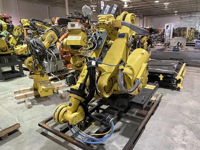 Used 2012 FANUC FANUC R2000IB/100P