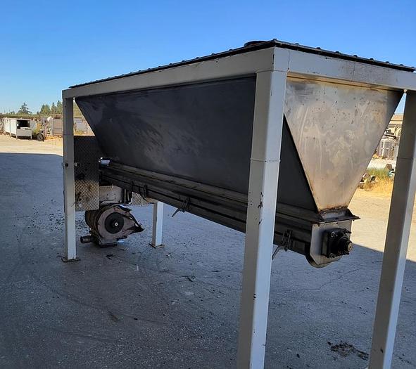 Used Hopper, 100 CF, S/st, 10' x 3'10" x 3', Auger Discharge #S744196