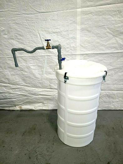 Used Water Lubrication Dispenser for Vibratory Finishers Metering System