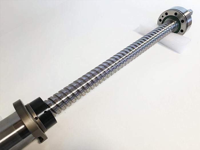 Gebraucht Geschliffener Präzisions Kugelgewindetrieb mit Lager, D40 mm, 908 mm, Steinmeyer, neu