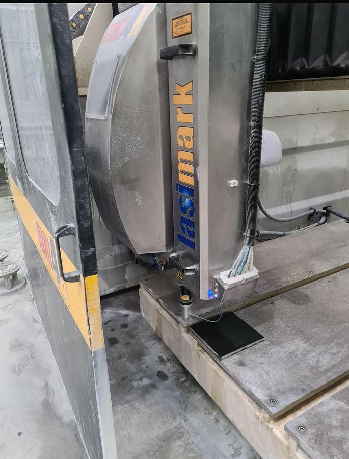 Gebraucht 2005 Omag Mill 4x mit Gravierlaser
