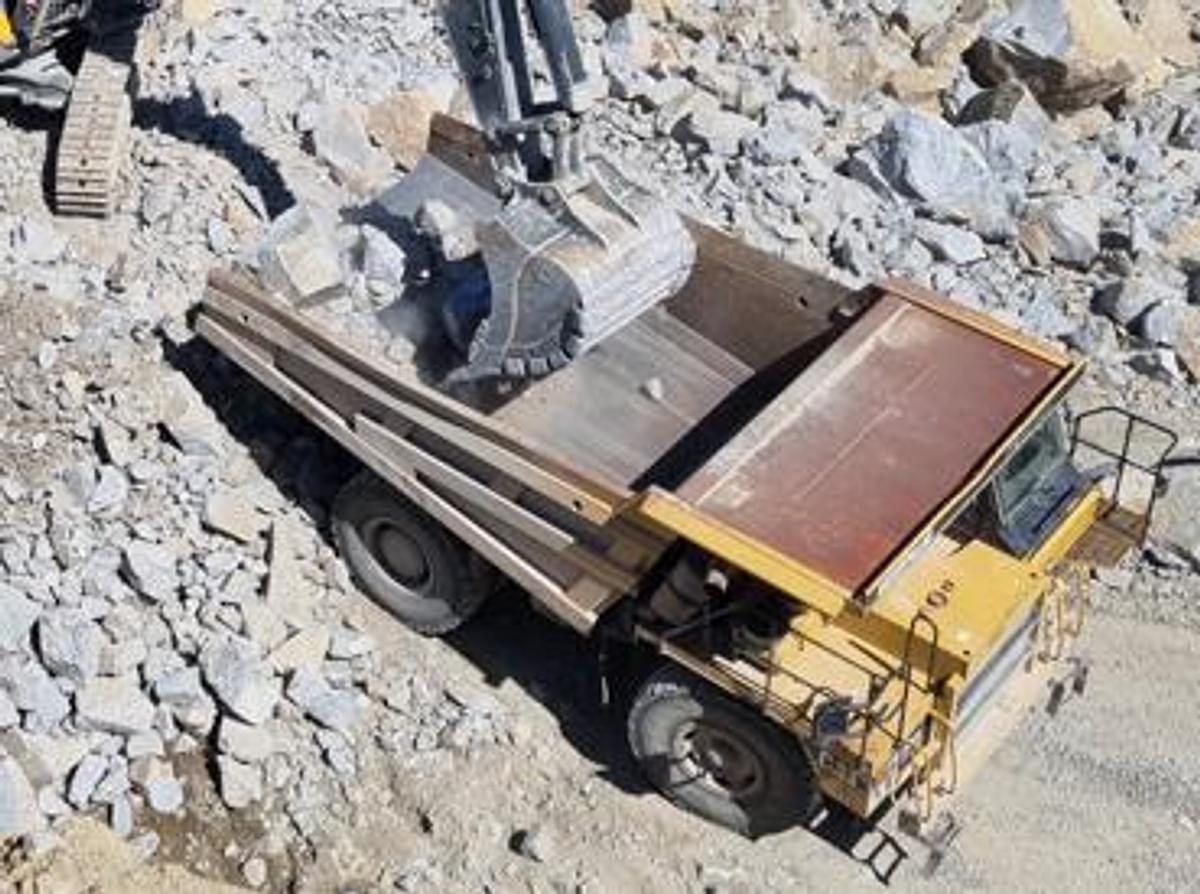 Gebraucht 2005 CATERPILLAR CAT 771 D (385)