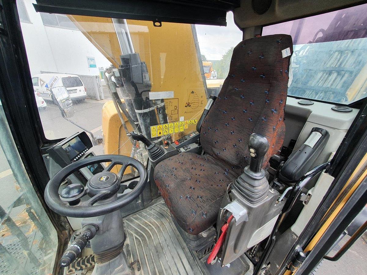 Gebraucht 2018 CATERPILLAR MH 3024