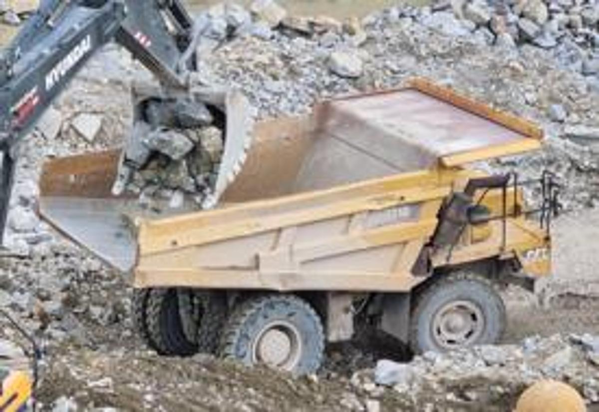 Gebraucht 2001 CATERPILLAR CAT 771D (405)