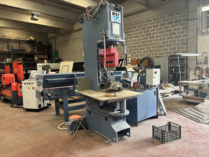 Gebraucht 2009 MEC C-400-90T-