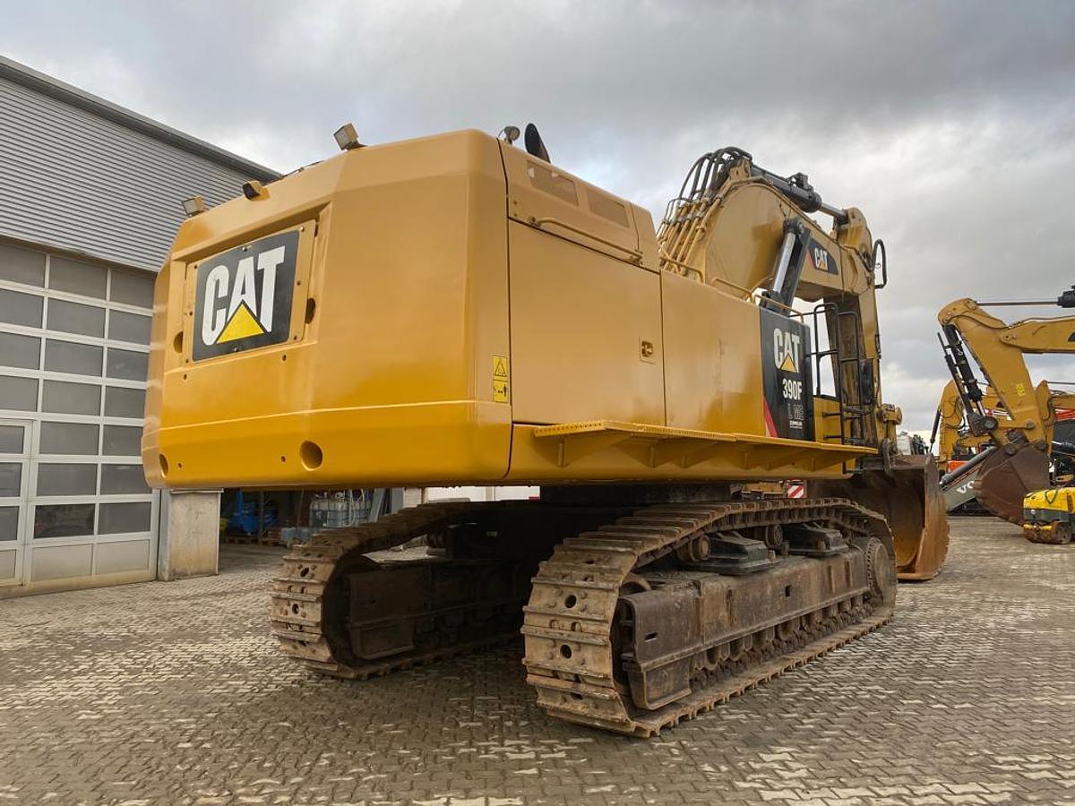 Gebraucht 2015 CATERPILLAR  390FL ME