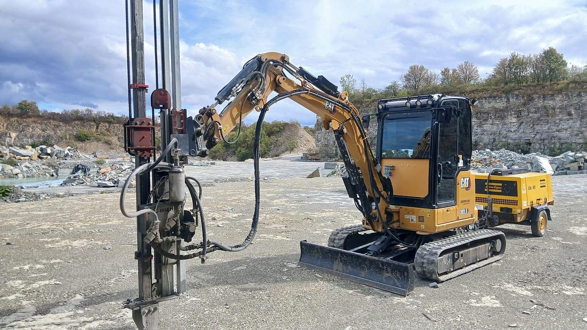 Gebraucht 2025 CATERPILLAR 300.5