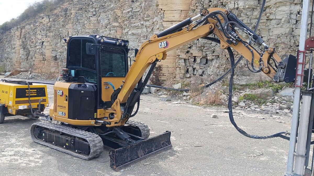 Gebraucht 2025 CATERPILLAR 300.5