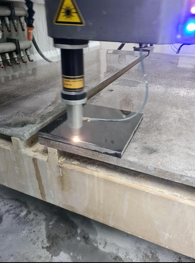 Gebraucht 2005 Omag Mill 4x mit Gravierlaser