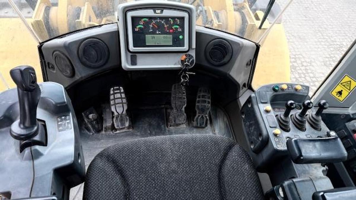 Gebraucht 2015 CATERPILLAR 950M