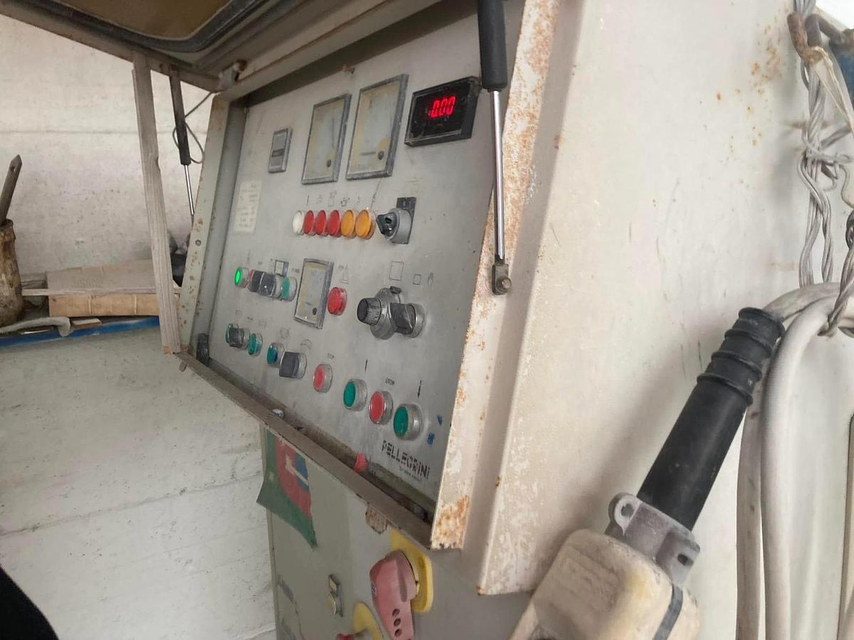 Gebraucht 2001 PELLEGRINI DF 2500