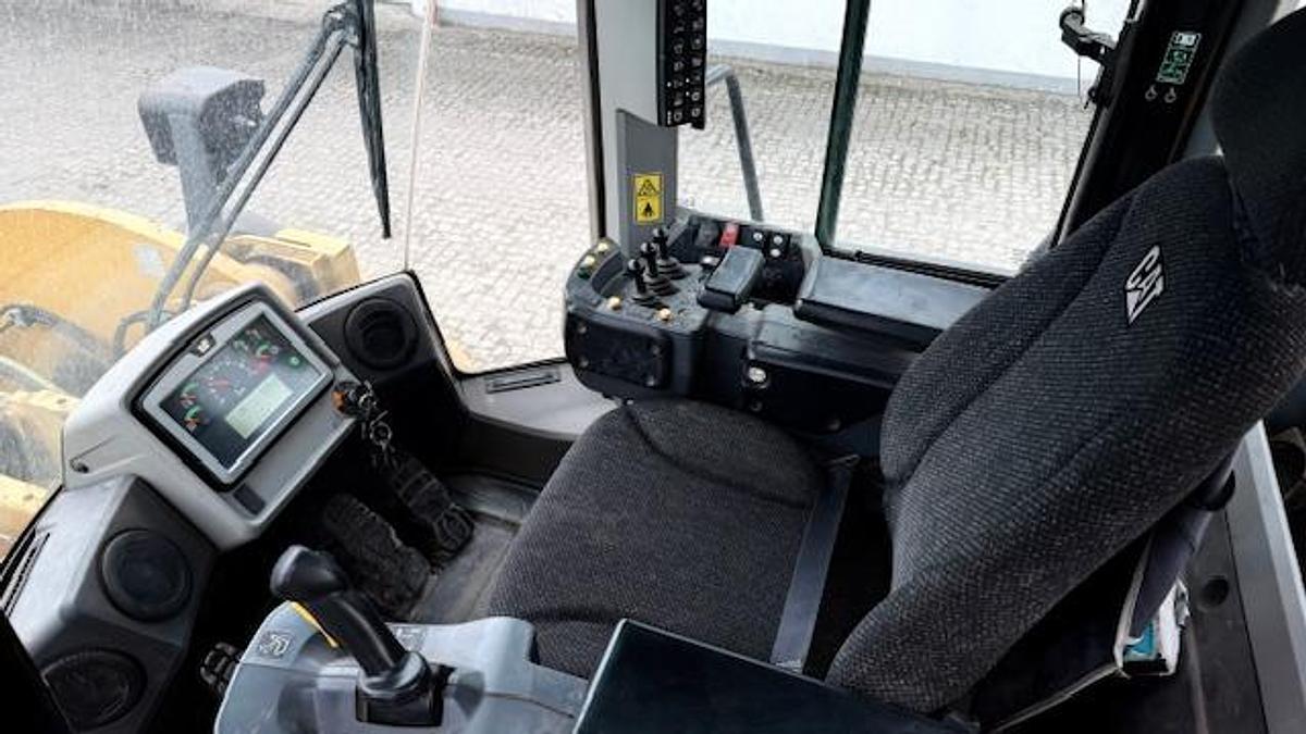 Gebraucht 2015 CATERPILLAR 950M