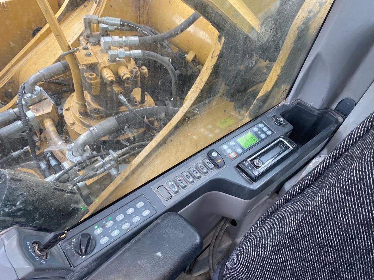 Gebraucht 2015 CATERPILLAR  390FL ME