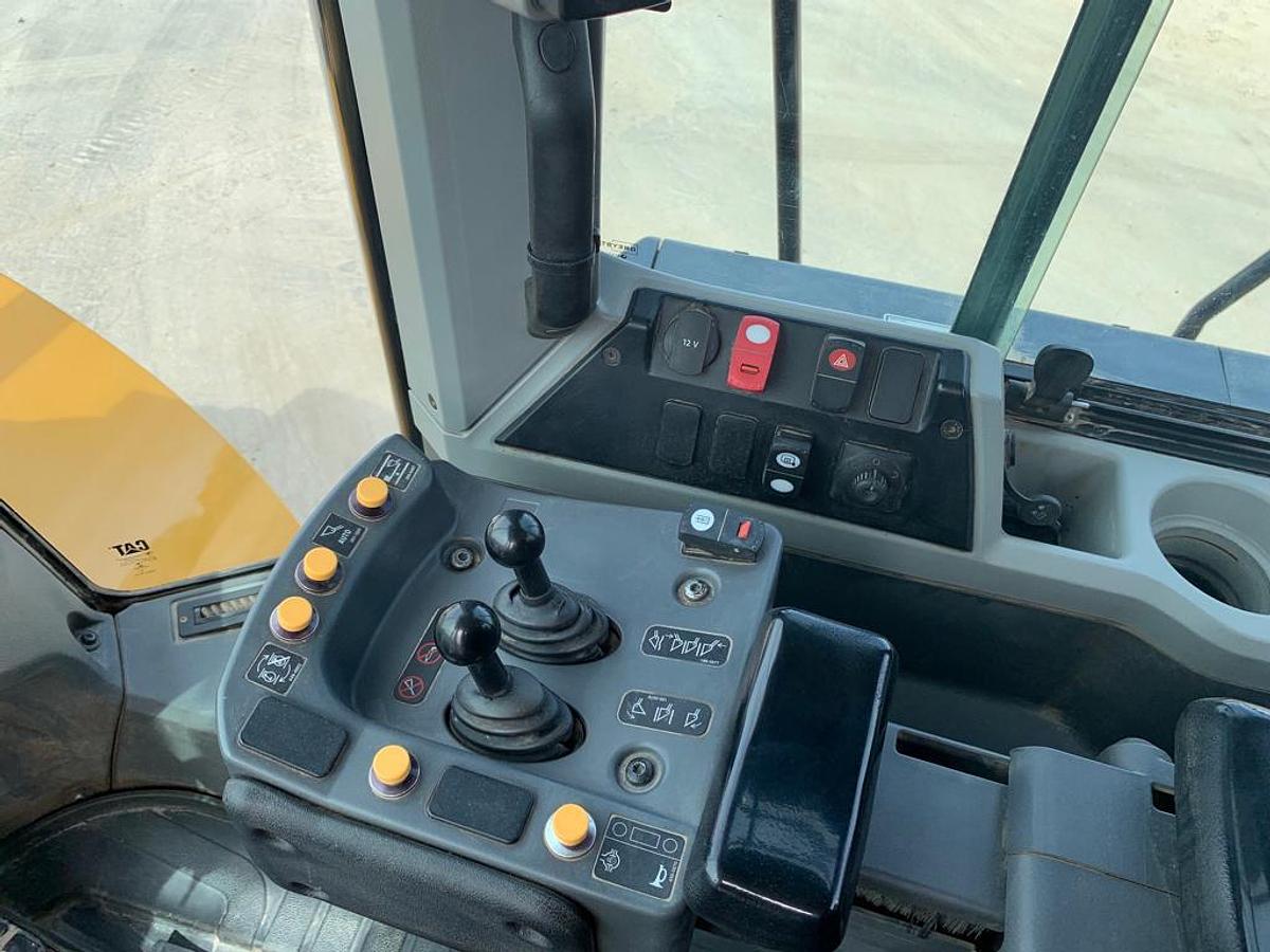 Gebraucht 2019 CATERPILLAR 972M XE