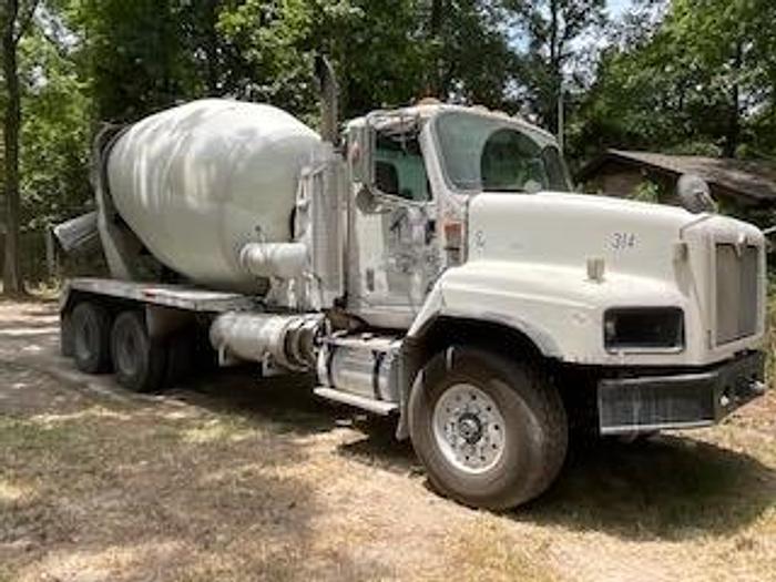Used 2005-2006 International Mixer Trucks (5)