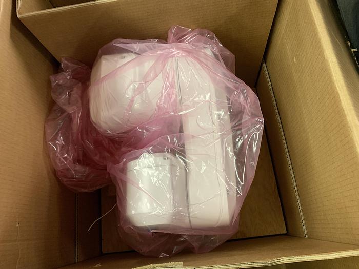 2010 STAUBLI TX40 6 AXIS CNC ROBOT WITH CS8C CONTROLLER NEVER USED