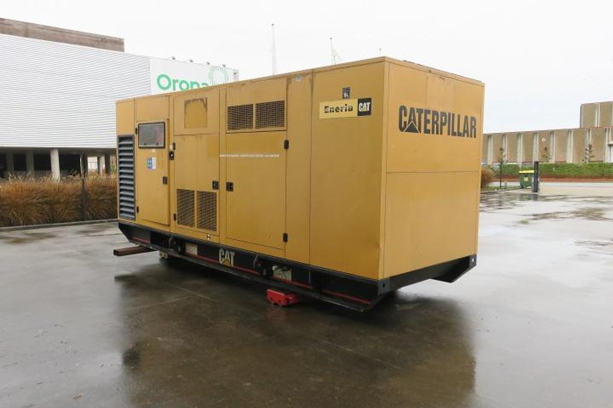 Used 2002 Caterpillar 800F - 800/880 KVA
