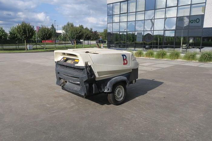 Used 2004 Atlas Copco XAS5700