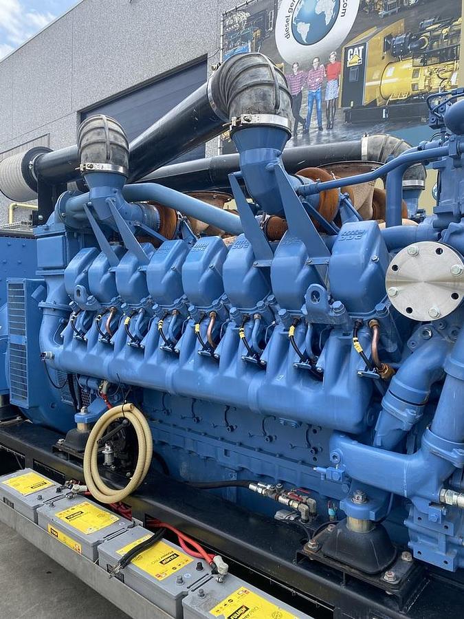 Used 2001 MTU 16V4000G60 - 2000 KVA