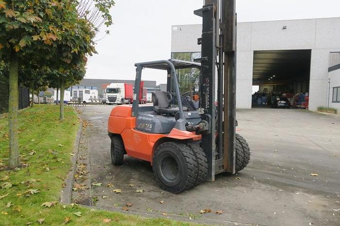 Used 2010 Toyota 42-7 FD 45