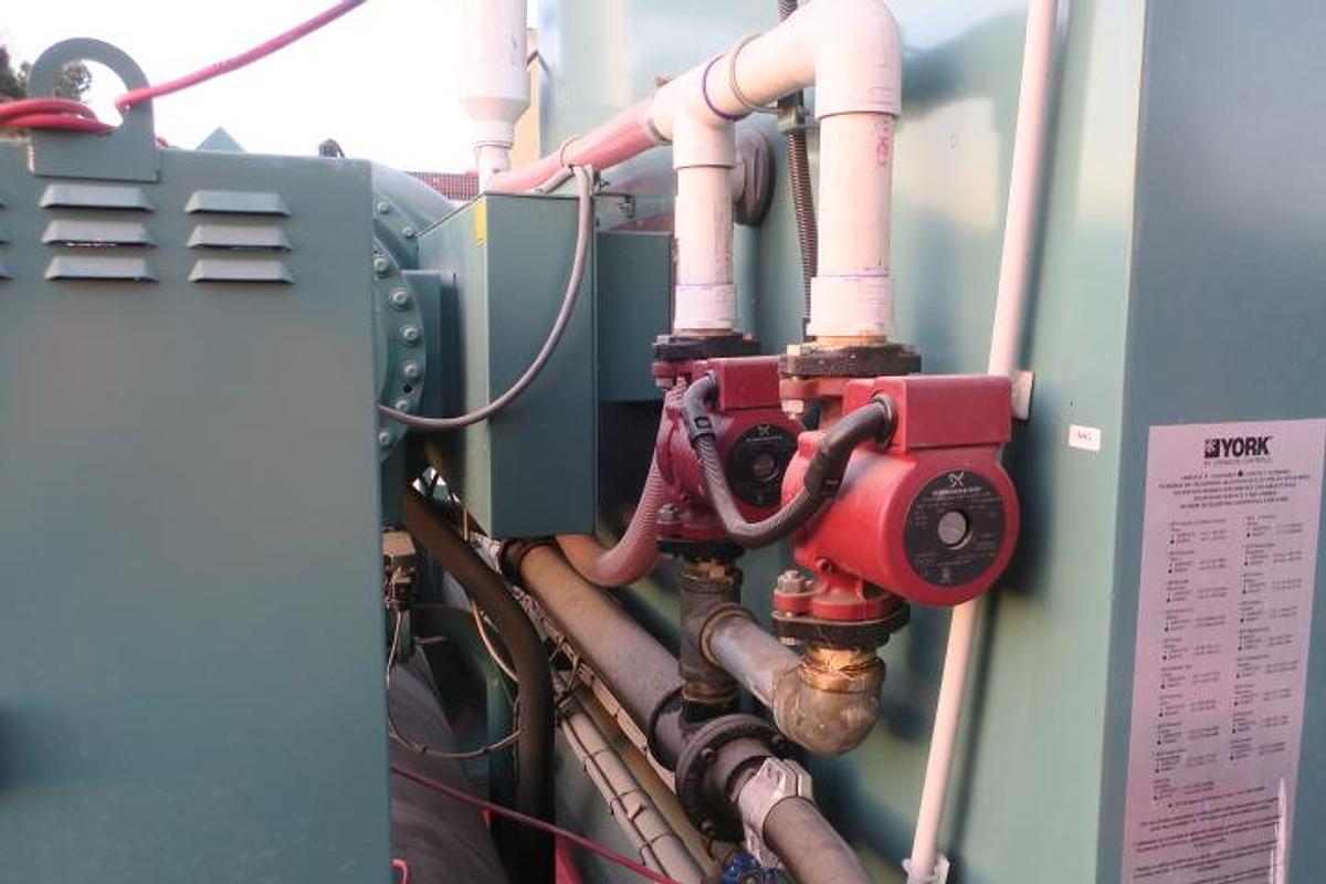 Used 2013 CHILLER York YMC²-S1250AA