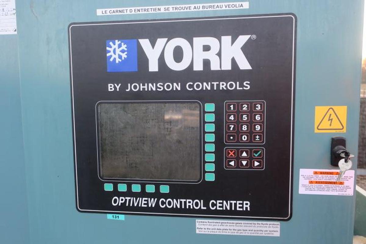 Used 2013 CHILLER York YMC²-S1250AA