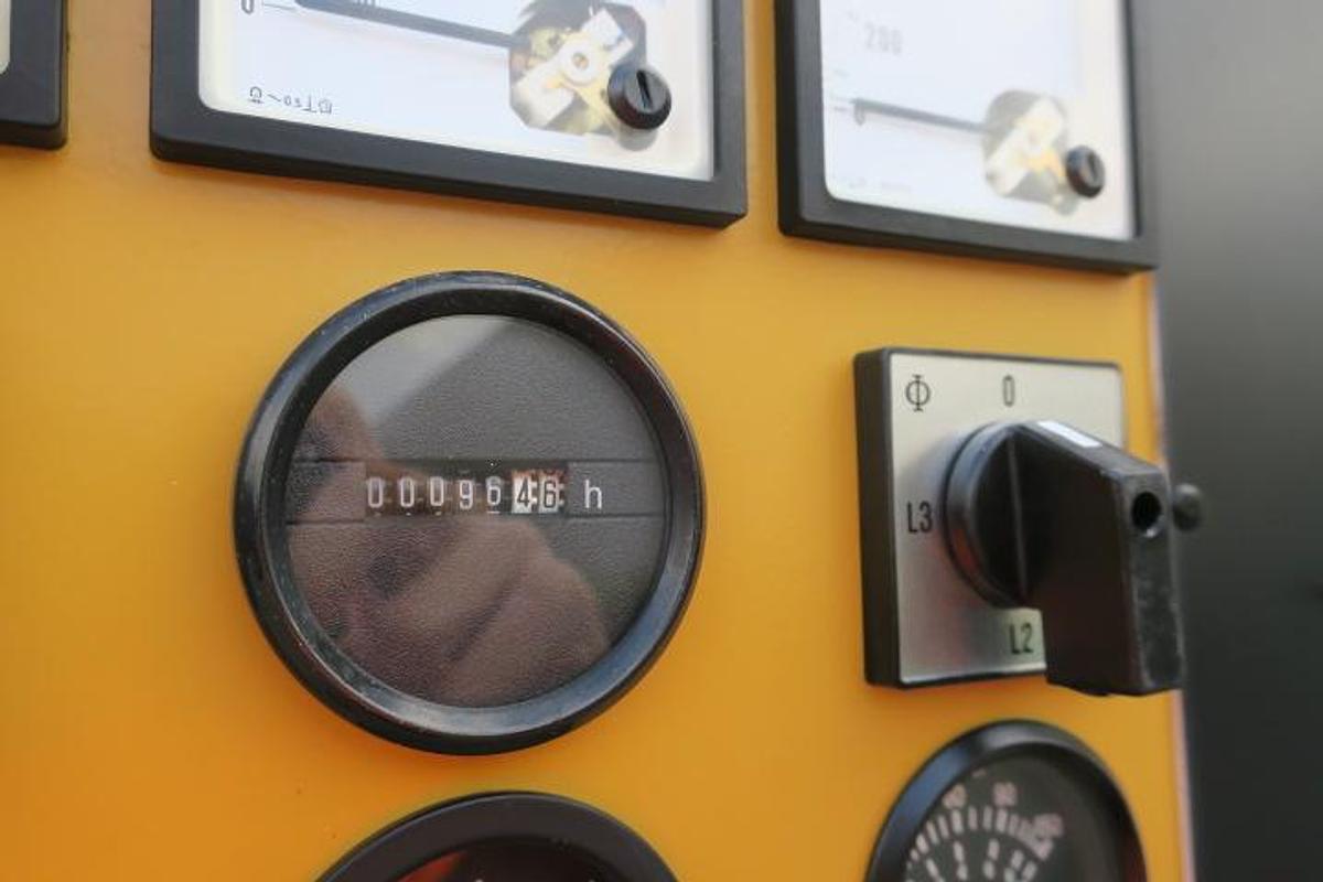 Used 2005 Caterpillar GEP380