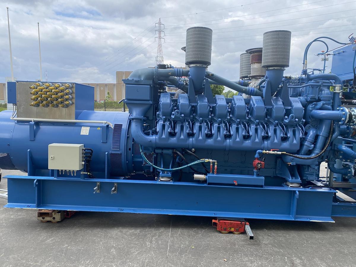 Used 2003 MTU 16V4000 - 2000/2200 KVA