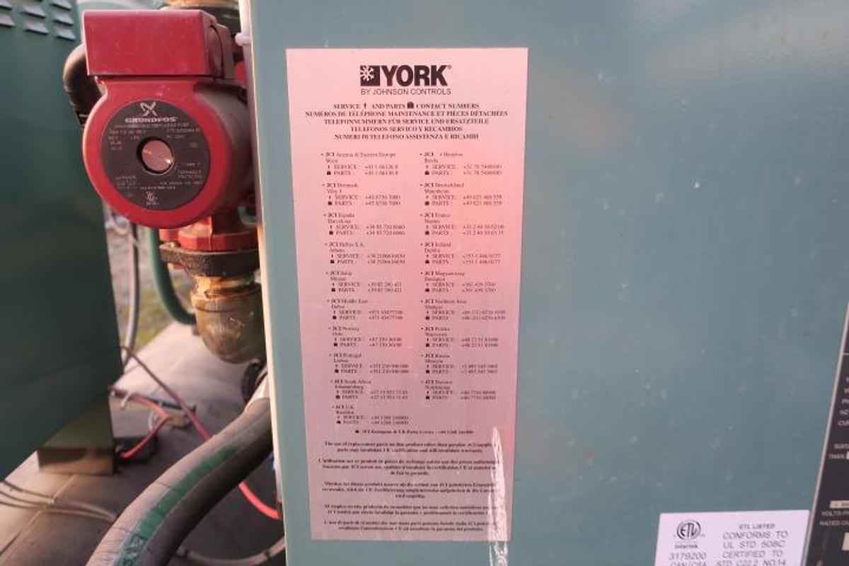 Used 2013 CHILLER York YMC²-S1250AA