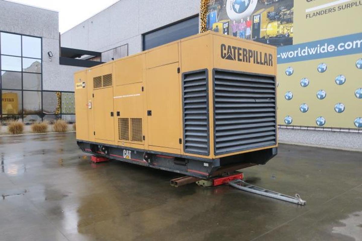Used 2002 Caterpillar 800F - 800/880 KVA