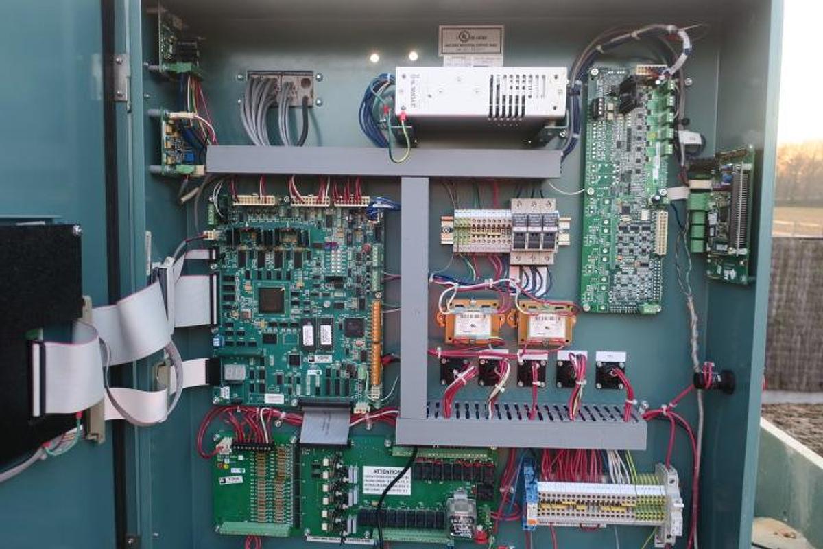 Used 2013 CHILLER York YMC²-S1250AA