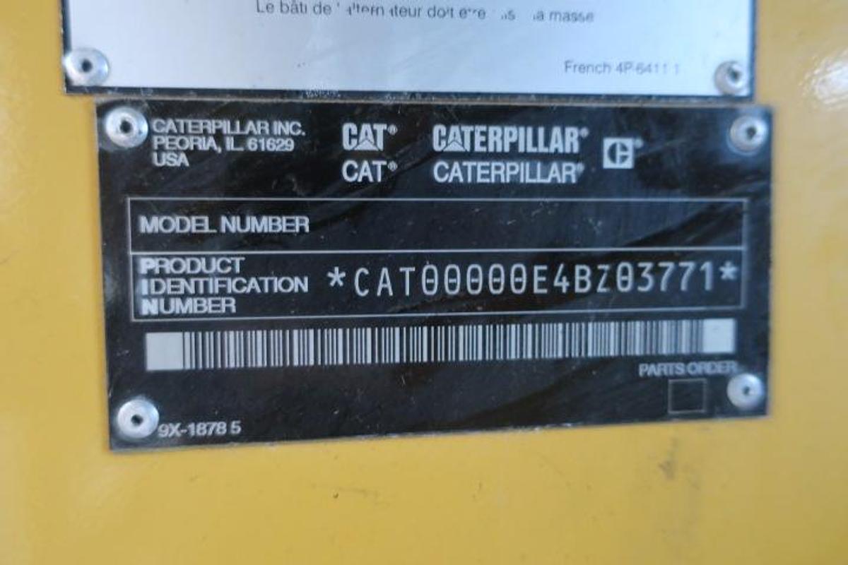 Used 2002 Caterpillar 800F - 800/880 KVA