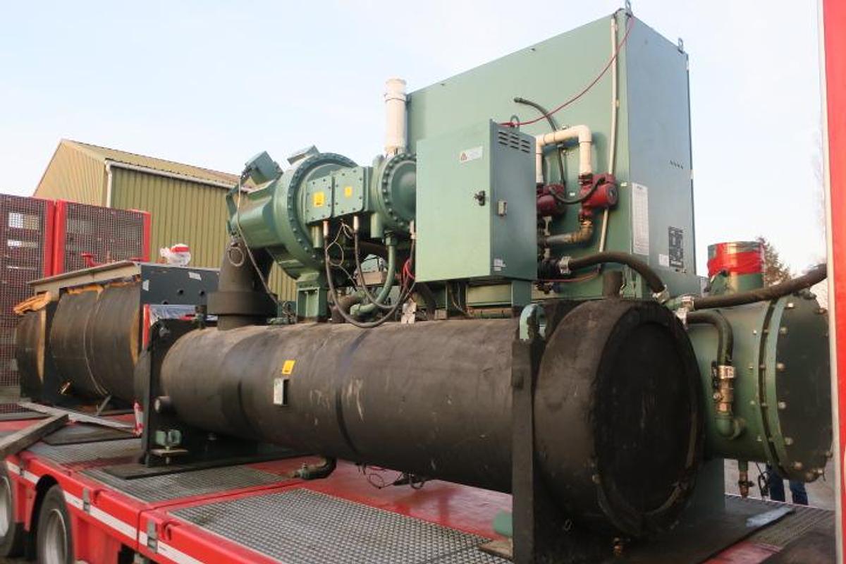 Used 2013 CHILLER York YMC²-S1250AA
