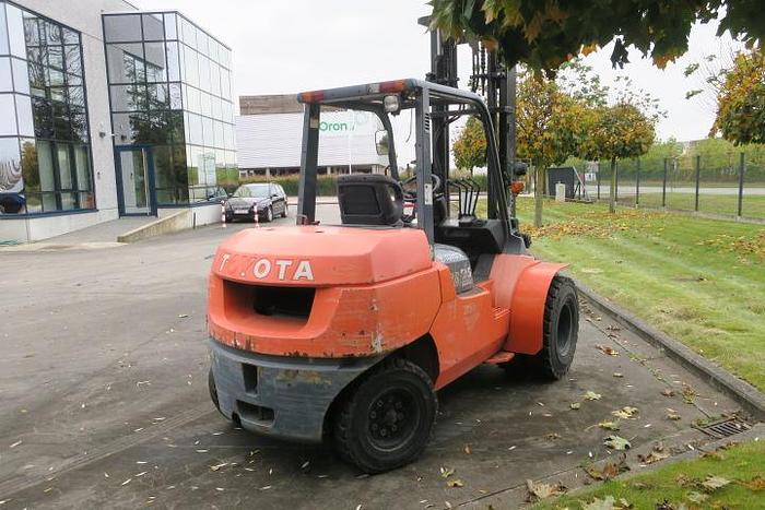 Used 2010 Toyota 42-7 FD 45