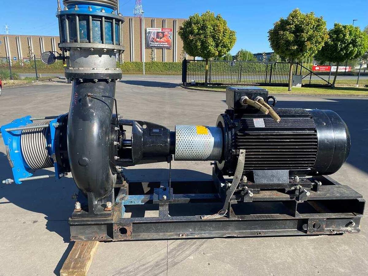 Used 2010 CENTRIFUGAL WATER PUMP NE30-36