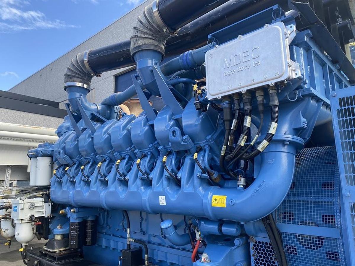 Used 2001 MTU 16V4000G60 - 2000 KVA