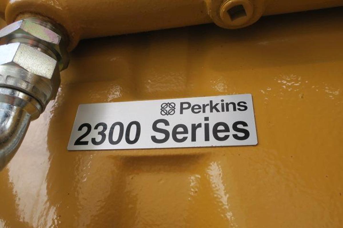 Used 2005 Caterpillar GEP380