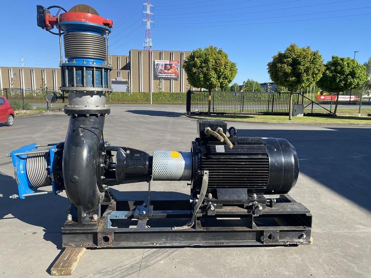 Used 2010 CENTRIFUGAL WATER PUMP NE30-36