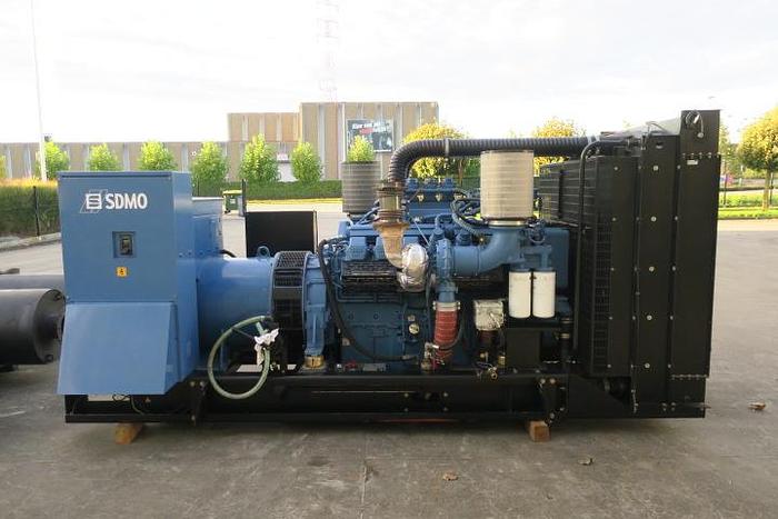 Used 2005 MTU 12V2000 - 636/700 KVA