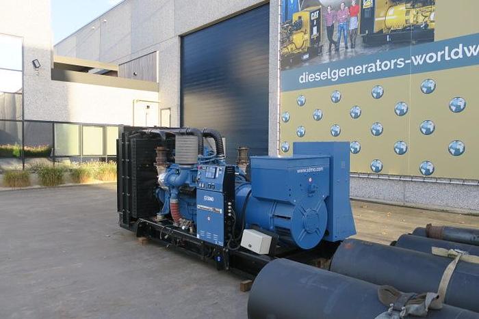 Used 2005 MTU 12V2000 - 636/700 KVA