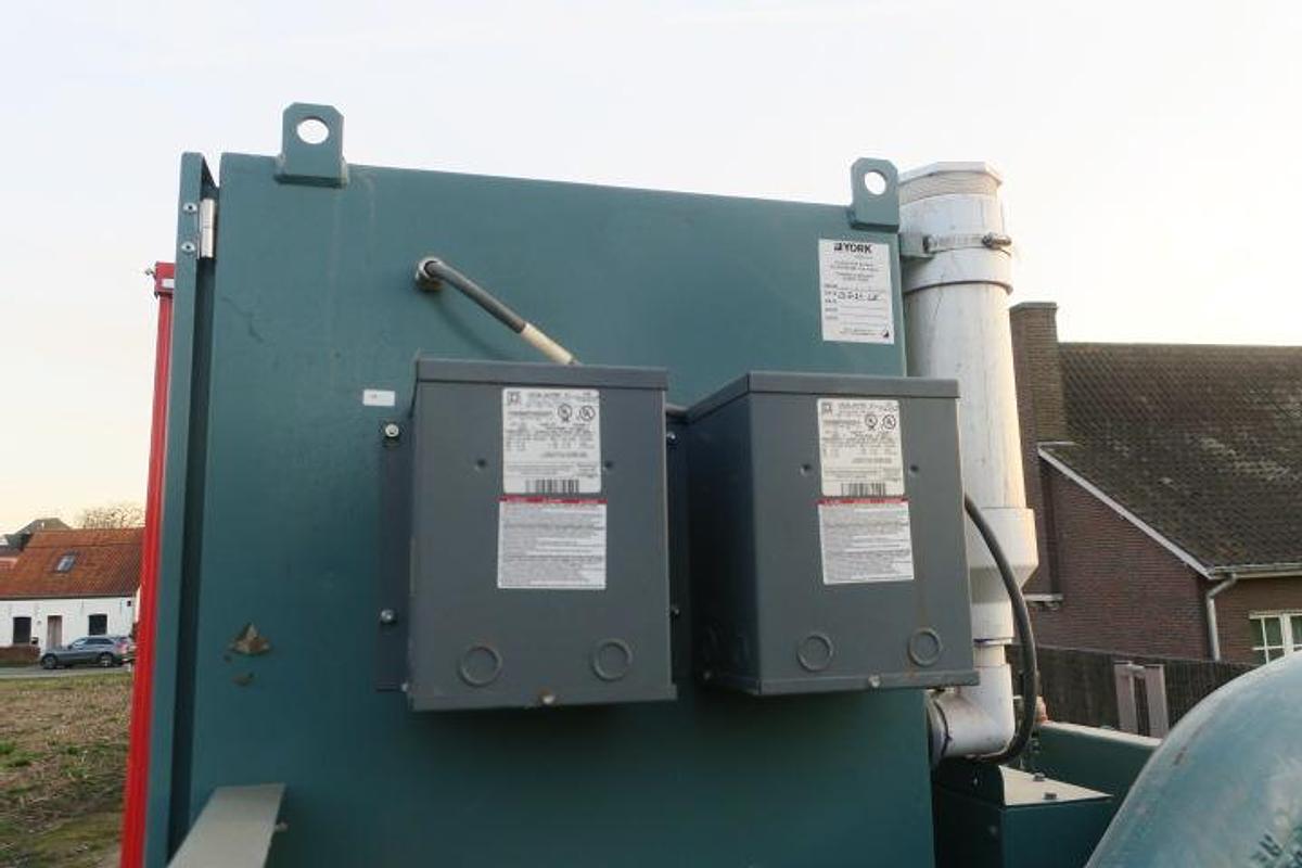 Used 2013 CHILLER York YMC²-S1250AA