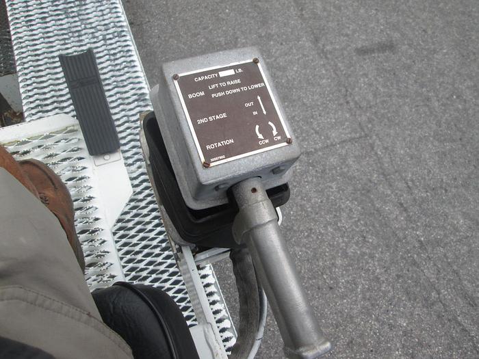 Used 2001 International 4700 Digger Derrick Truck