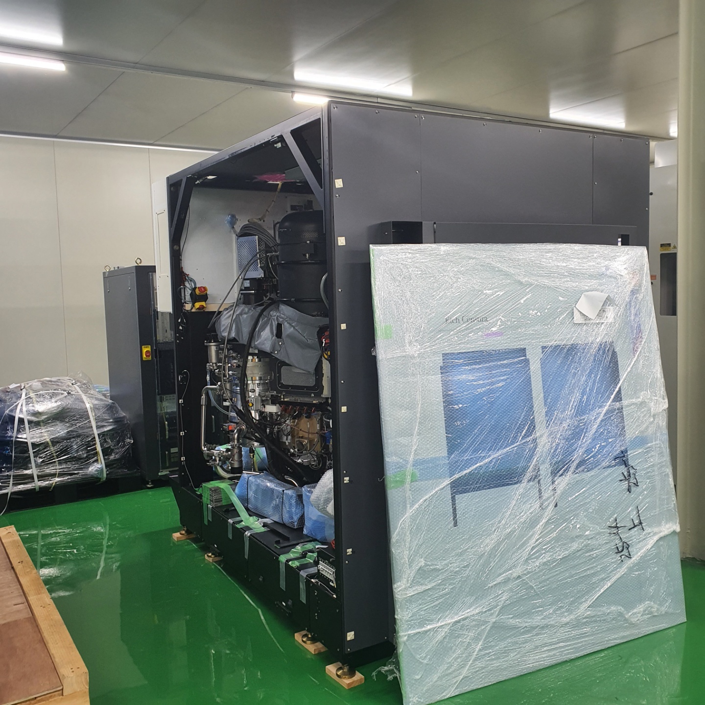 Used 2000 AMAT Centura 2 DPS POLY