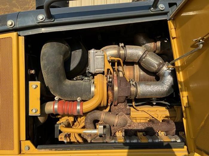 Used 2014 CAT 700K XLT