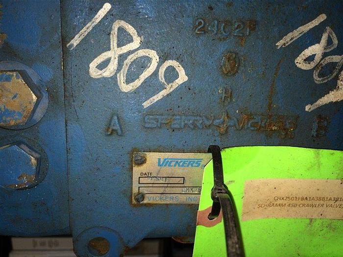 Used 0 Vickers CHX2501FBA1A38B1A3810 HYDRAULIC VALVE