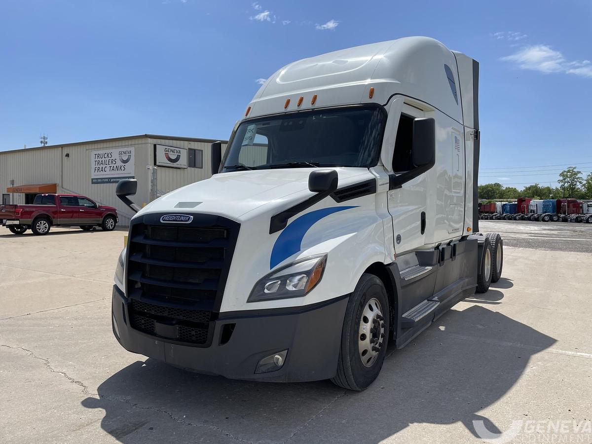 Used 2022 Freightliner Cascadia 126