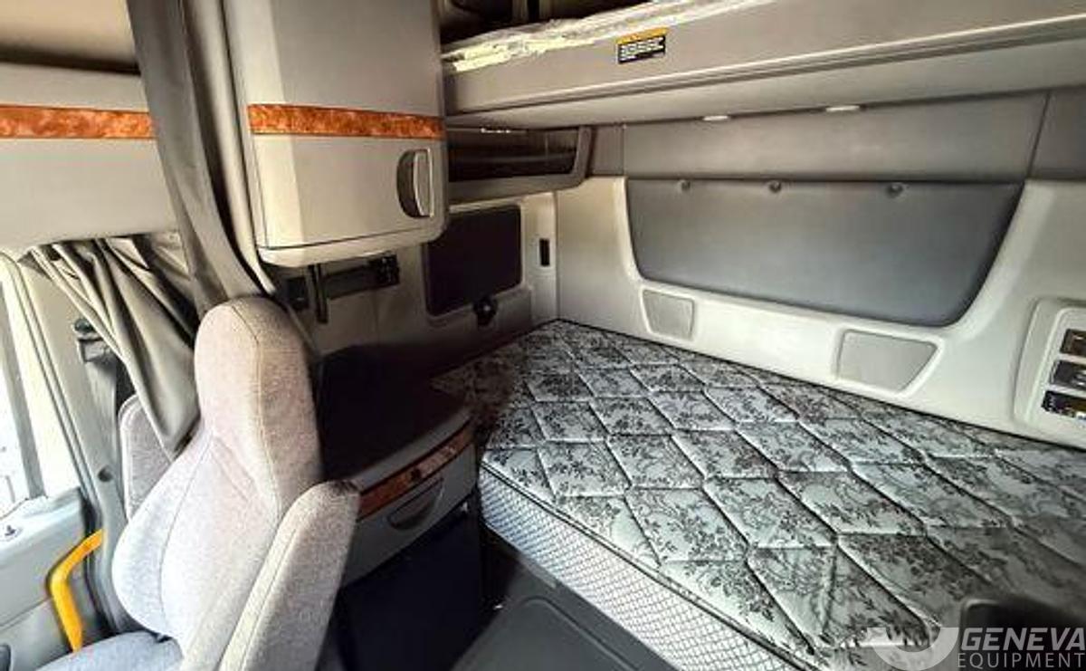 Used 2021 International LT625