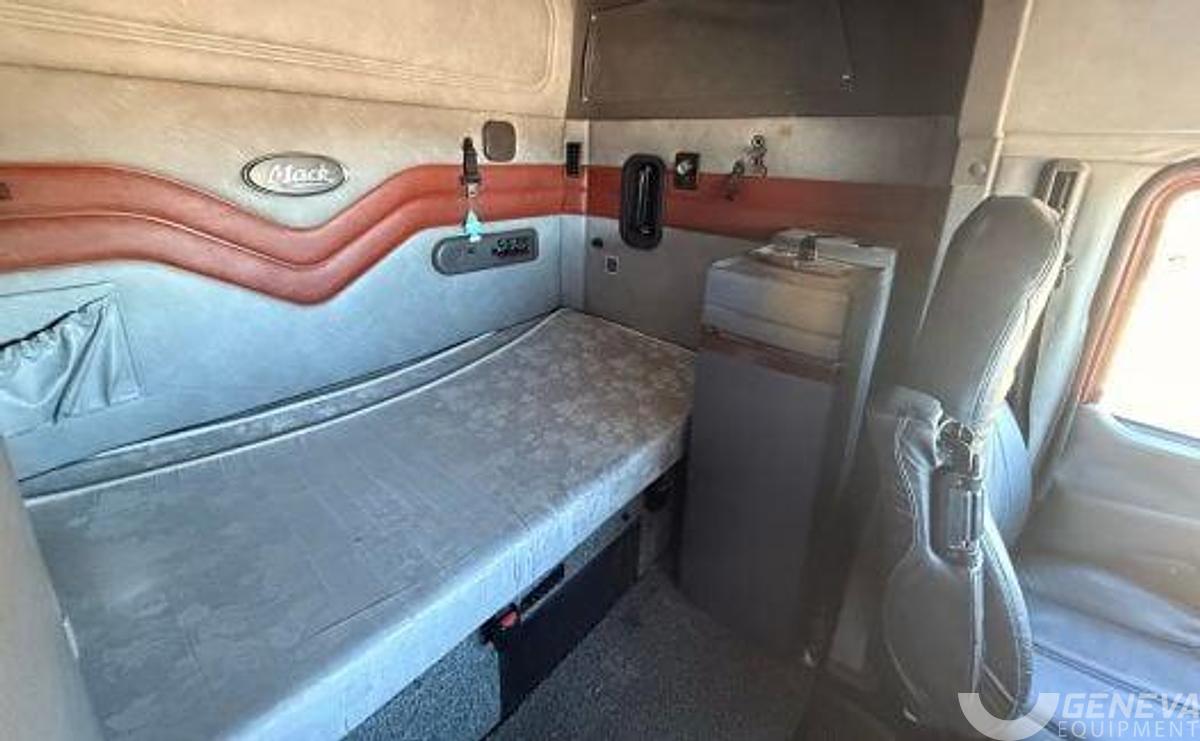 Used 2013 Mack CXU613