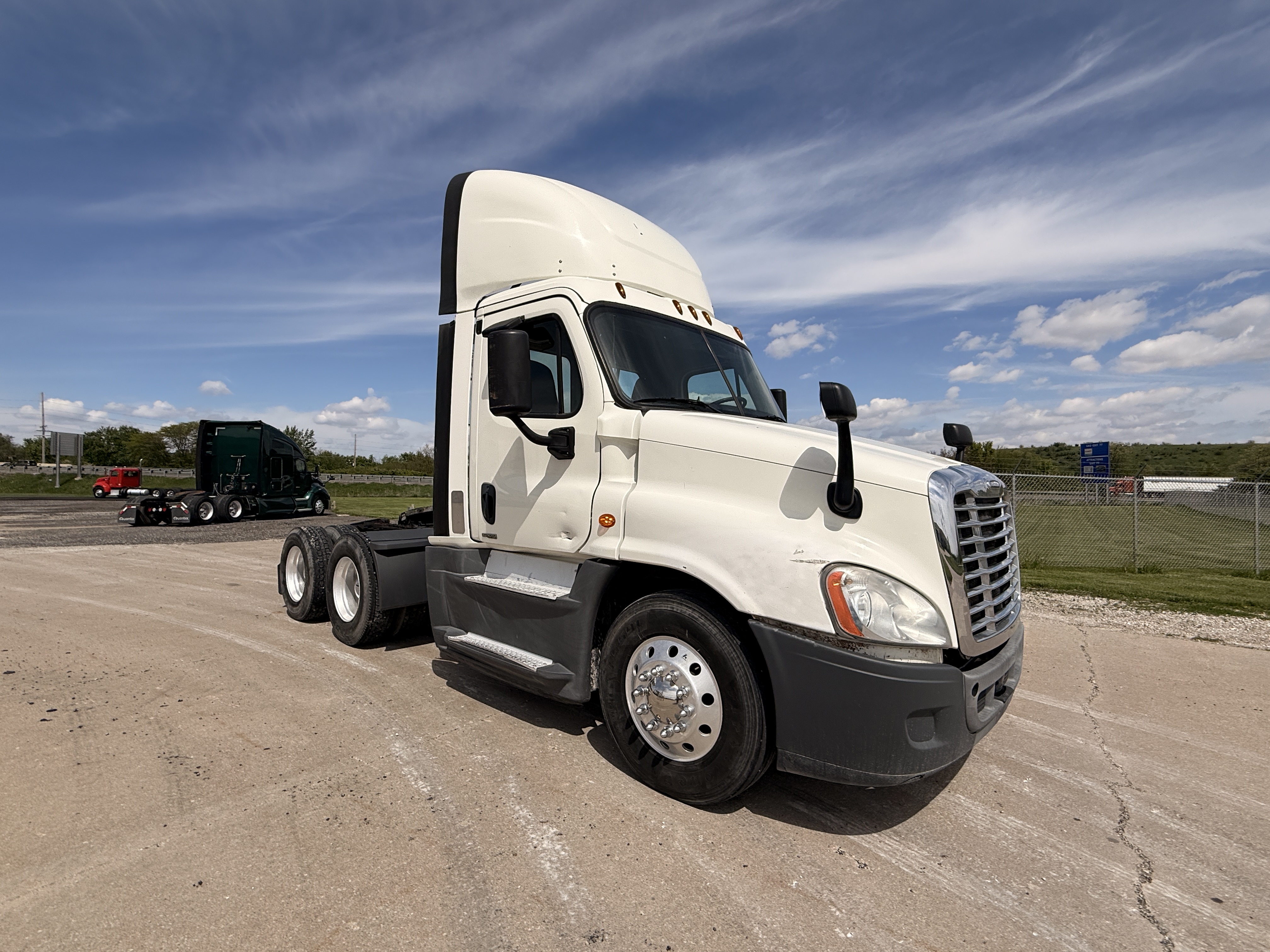 Used 2015 Freightliner Cascadia 125