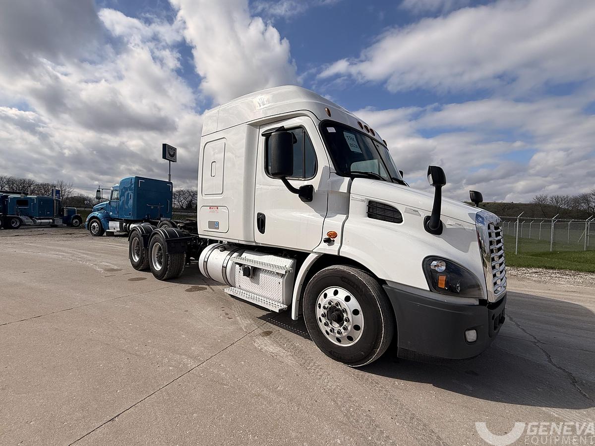 Used 2020 Freightliner Cascadia 113
